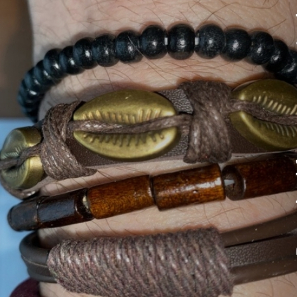 MENS 4PC Bracelet Set Brown Gold leather and cowie shells Brand  NEW in package